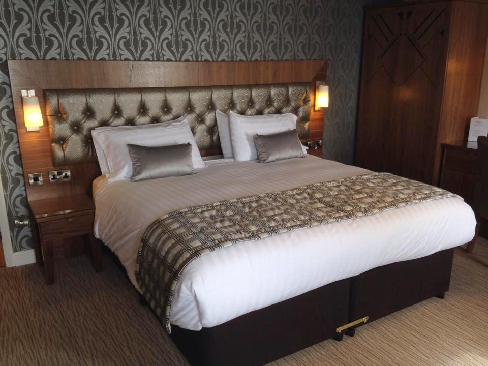 Expanse Hotel South Cave Extérieur photo