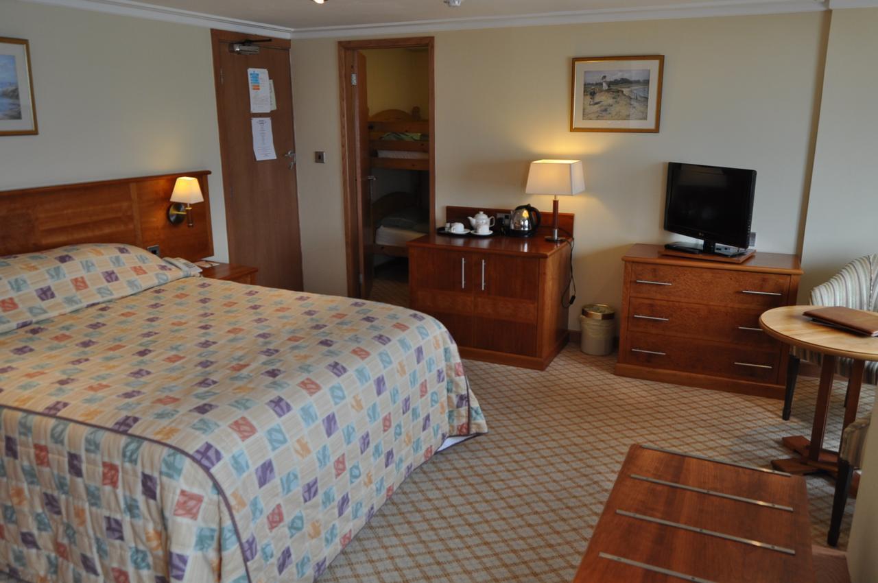 Expanse Hotel South Cave Extérieur photo