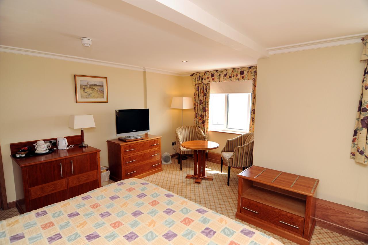 Expanse Hotel South Cave Extérieur photo